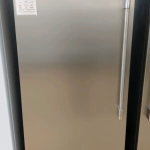 Frigidaire Freezer FPFU19F8WF Open Box