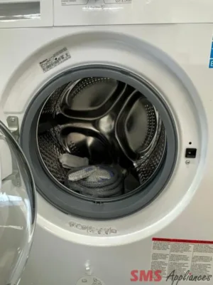 Front view of Blomberg Compact Washing Machine WM72200W