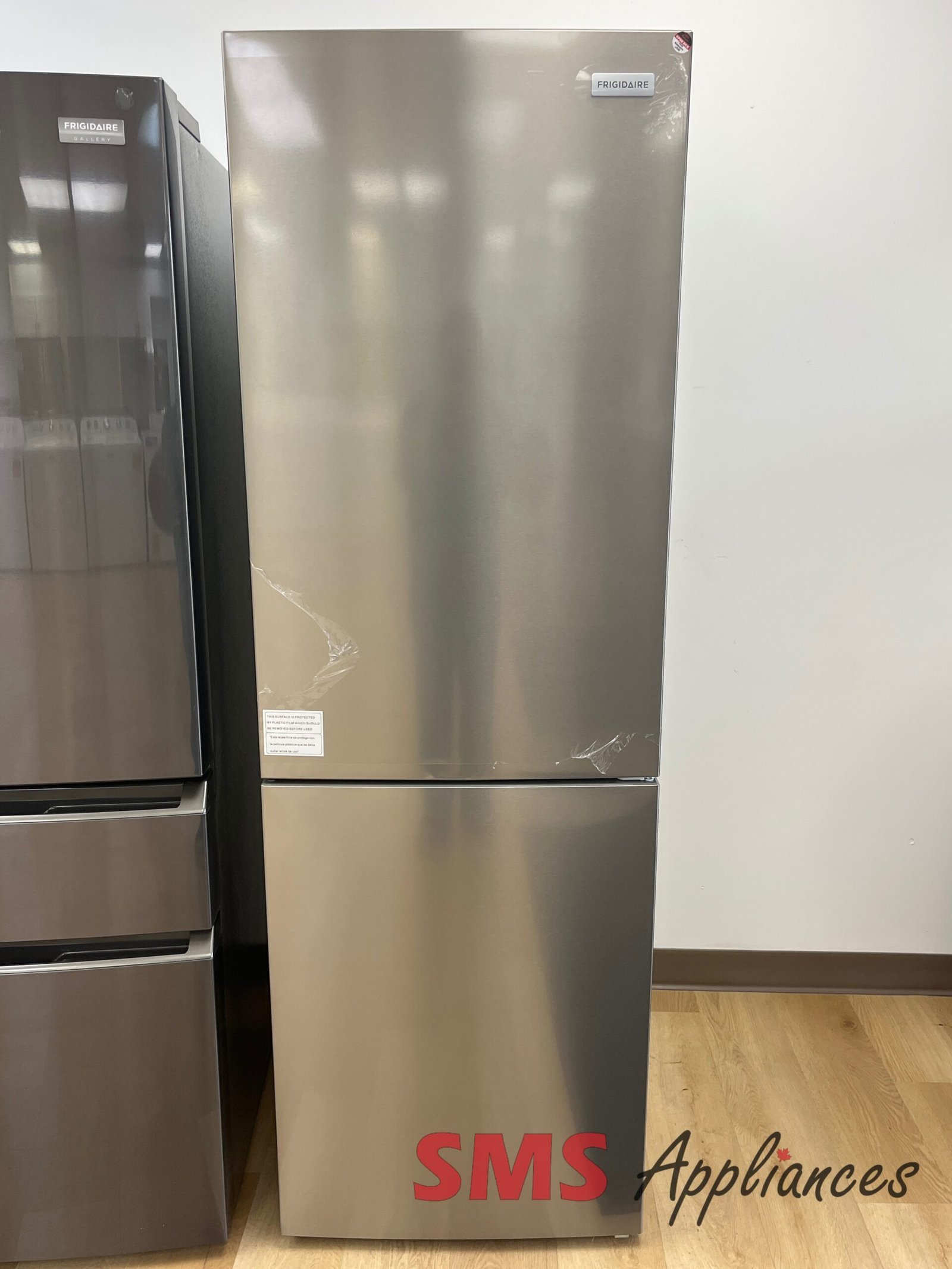 Open-Box-Fridges-FRBG1225AV-1-4-scaled-1.jpg Open Box Fridges FRBG1225AV Frigidaire - Image 1